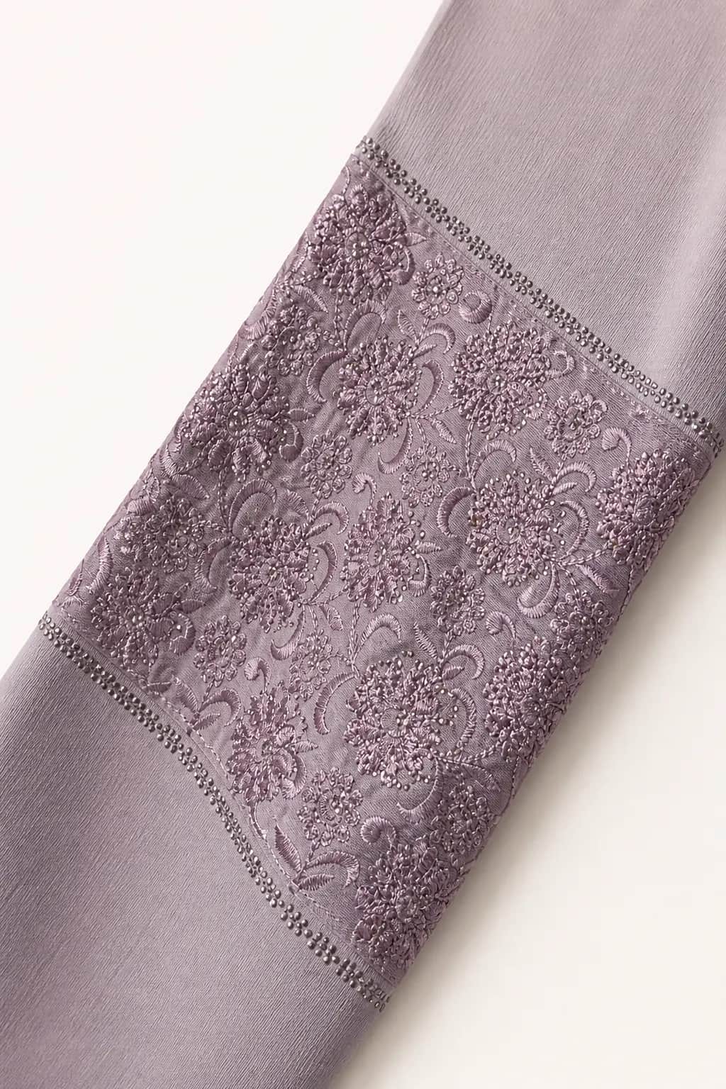 Placket Detail Abaya