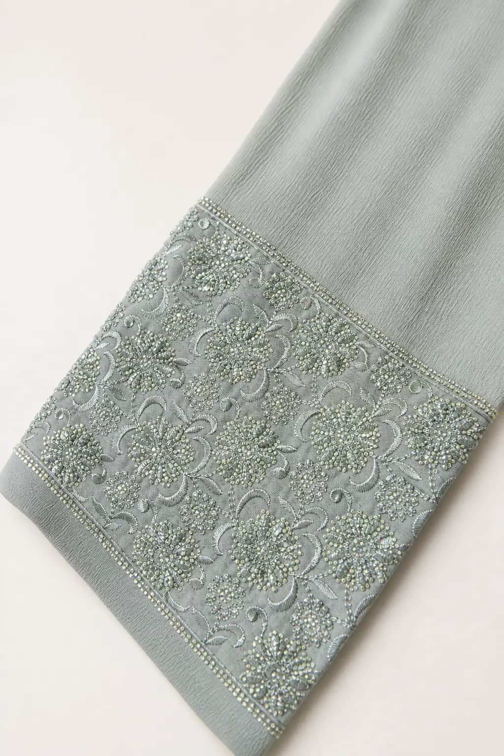 Placket Detail Abaya