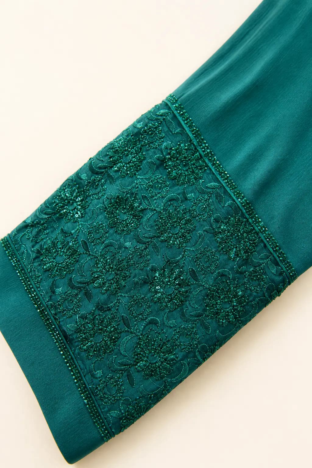 Placket Detail Abaya