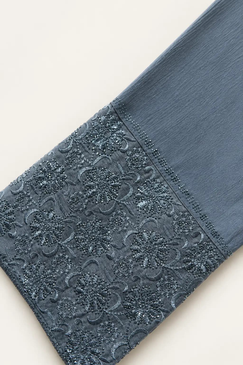 Placket Detail Abaya